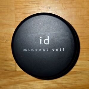 i.d. Bare Escentuals Foundation Mineral Veil New